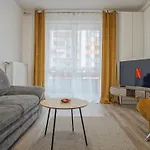Grandis Coresi Apartment