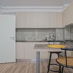 Grandis Coresi Apartment