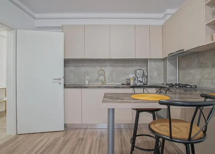 Grandis Coresi Apartment